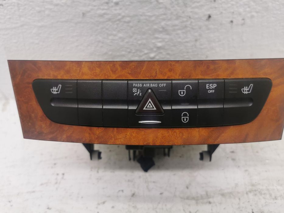 Panel przełącznik awaryjnych mercedes e-klasa w211