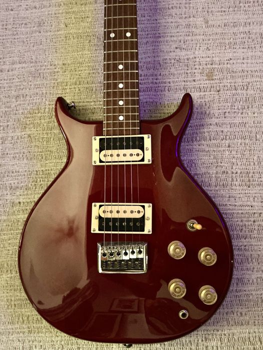 Guitarra eléctrica Washburn Raven MIJ 1980