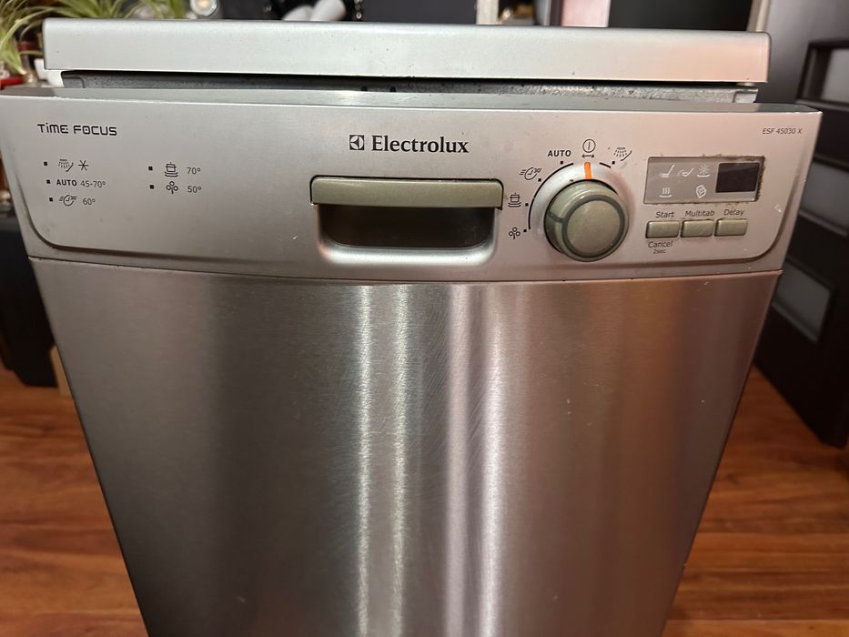 Zmywarka Electrolux ESF45030X uszkodzona