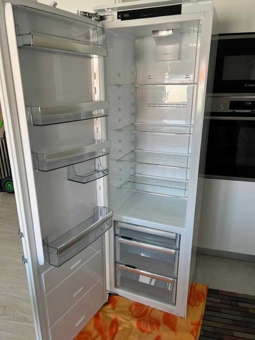 Frigorífico AEG SKE818E9ZC de encastrar em excelente estado!