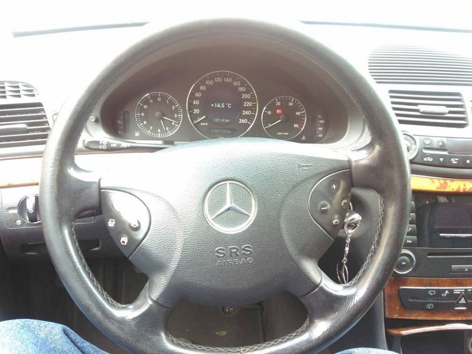 Mercedes Benz E220