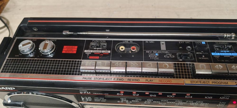 Radiomagnetofon BOOMBOX SHARP WQ-562. Idealny stan