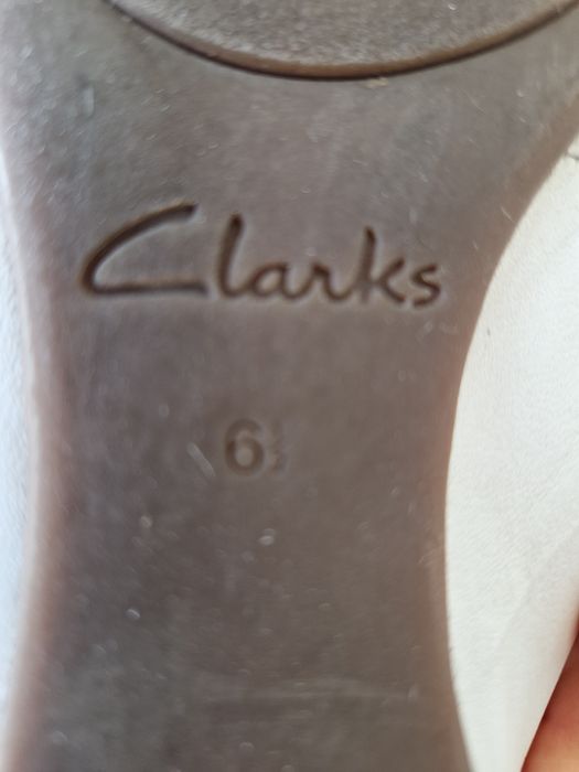 Балетки бежеві  Clarks 6,5р