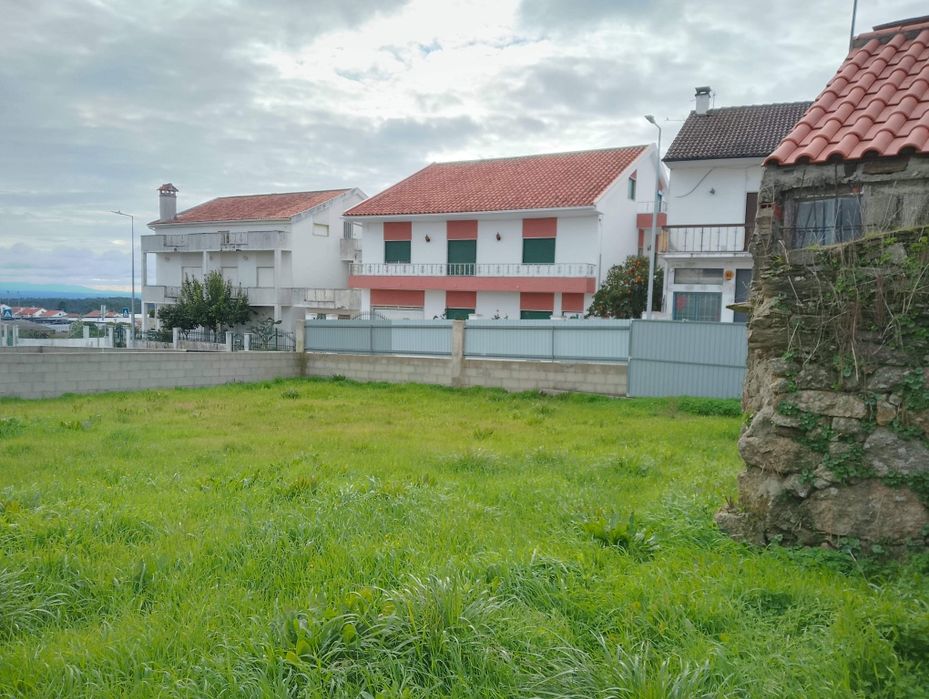 Lote urbano. Valongo, Castelo Branco