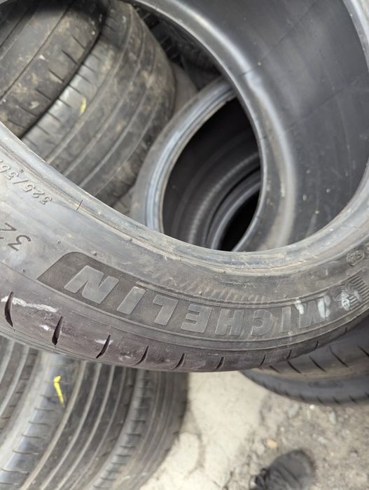 325/35r22 Michelin 2022рік .