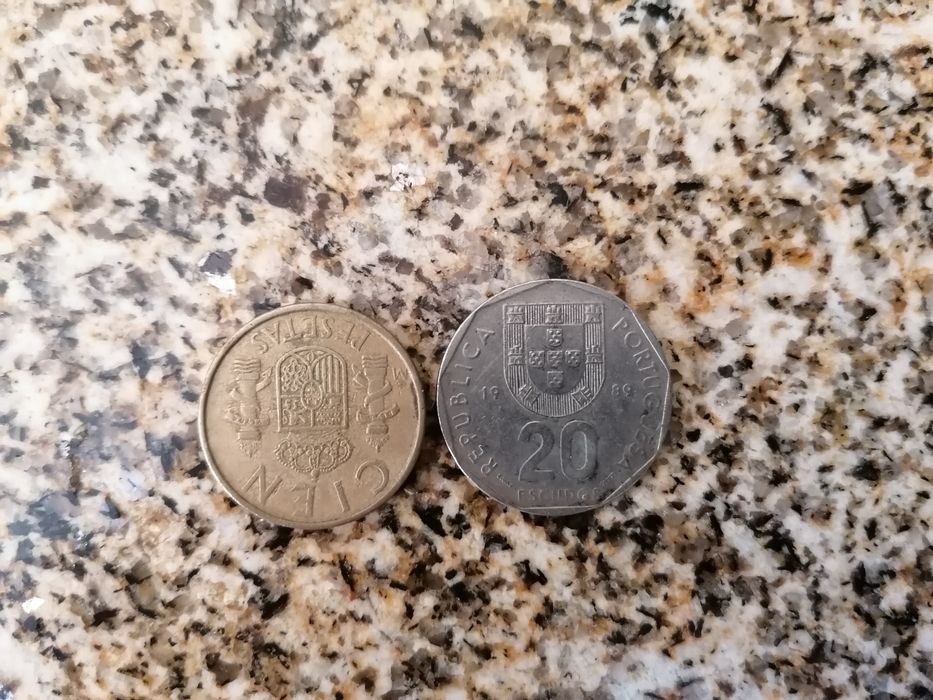 2 Moedas antigas de coleção
