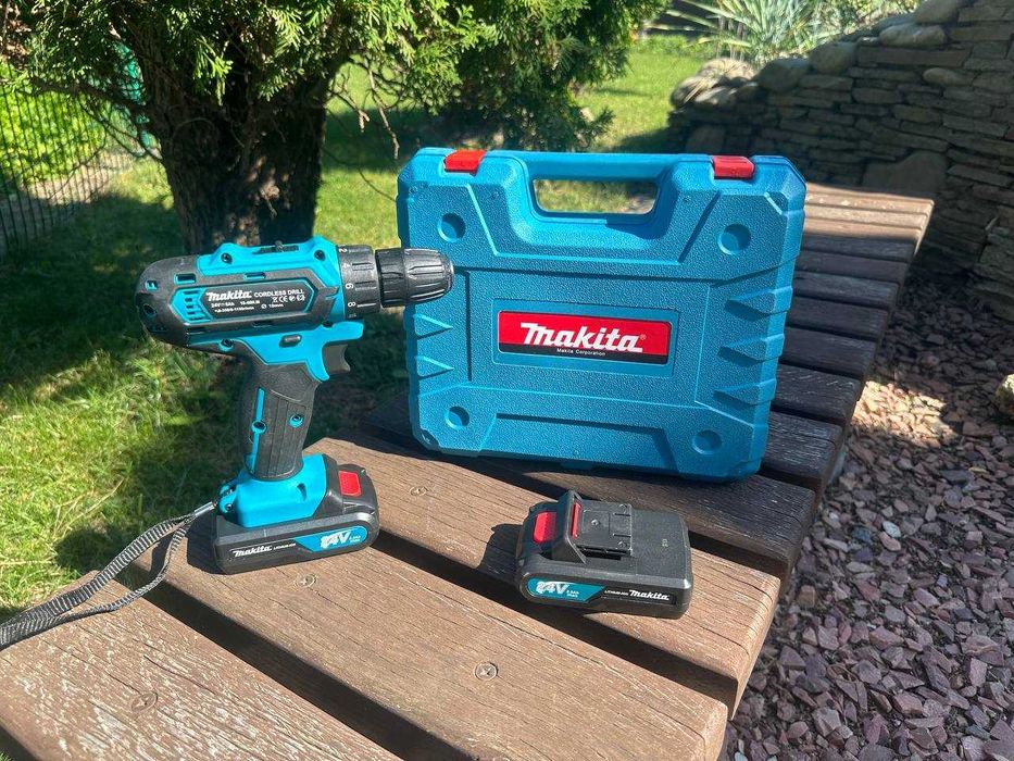 Аккумуляторный шуруповерт Makita макита с патроном DFR и набором