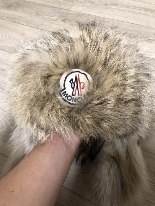 Мехова шапка Moncler
