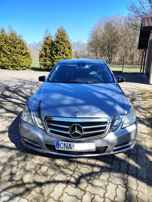 E220 Sedan W212 stan bardzo dobry