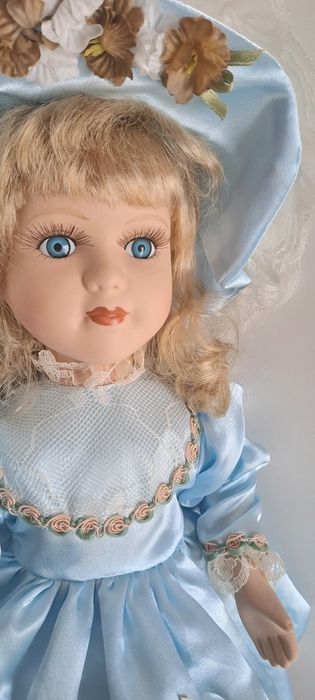 Boneca porcelana Nova