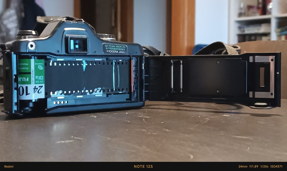 Yashica 108 Multi Program + Lente Yashica 35-70mm – Analógica 35mm