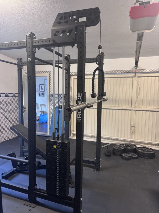 Cage / Power Rack ROGUE com sistema de cabos
