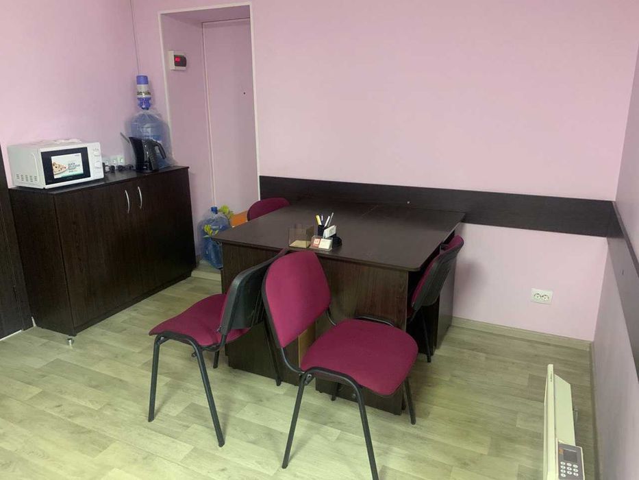 Продам возле АТБ помещение 40м² с отдельным входом Салтовка.