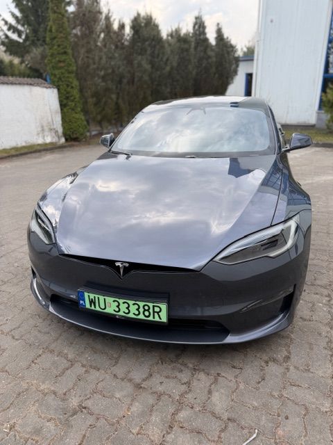 Tesla Model S Sprzedam Tesla S PLAID o mocy 1020 KM oraz momentem obrotowym 1420 NM.