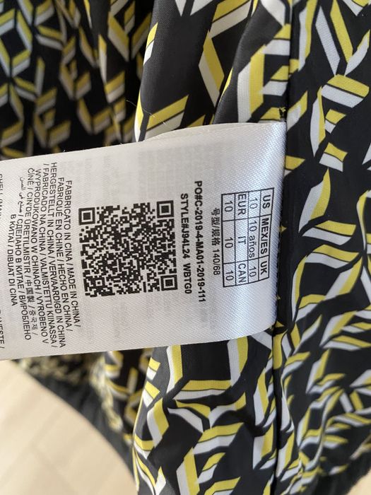 Kurtka Guess 140 cm/134 z szelkami.