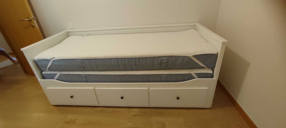 Cama de abertura dupla