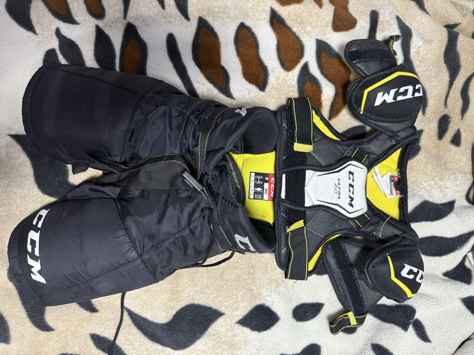 Продам хоккейные шорты CCM YTH M