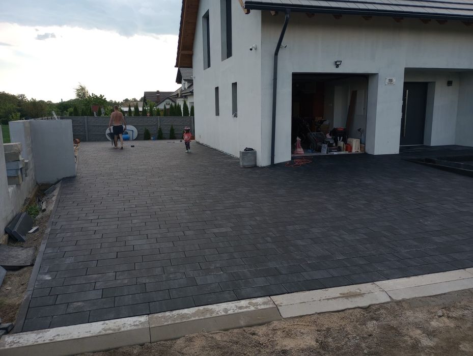 Układanie kostki brukowej, ogrodzenia