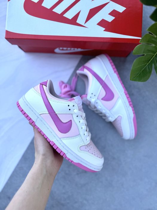 Кросівки Nike Dunk Low Triple Pink , + рожева шнурівка