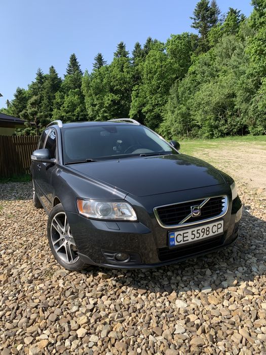 Вольво v50 2009 року випуску