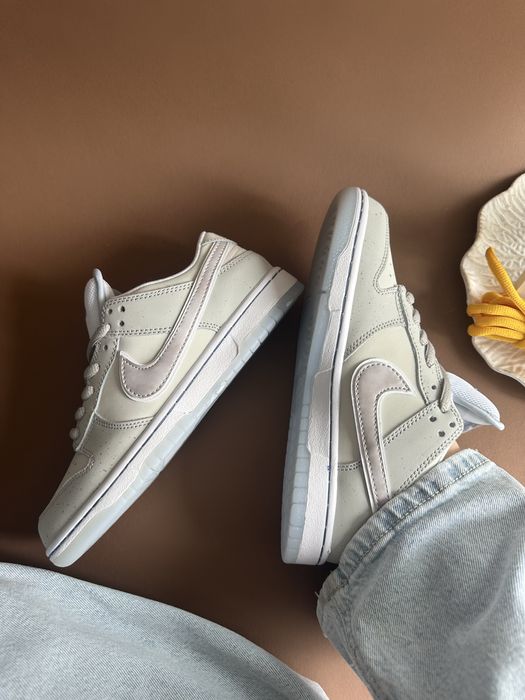 Nike SB Dunk White Lobster