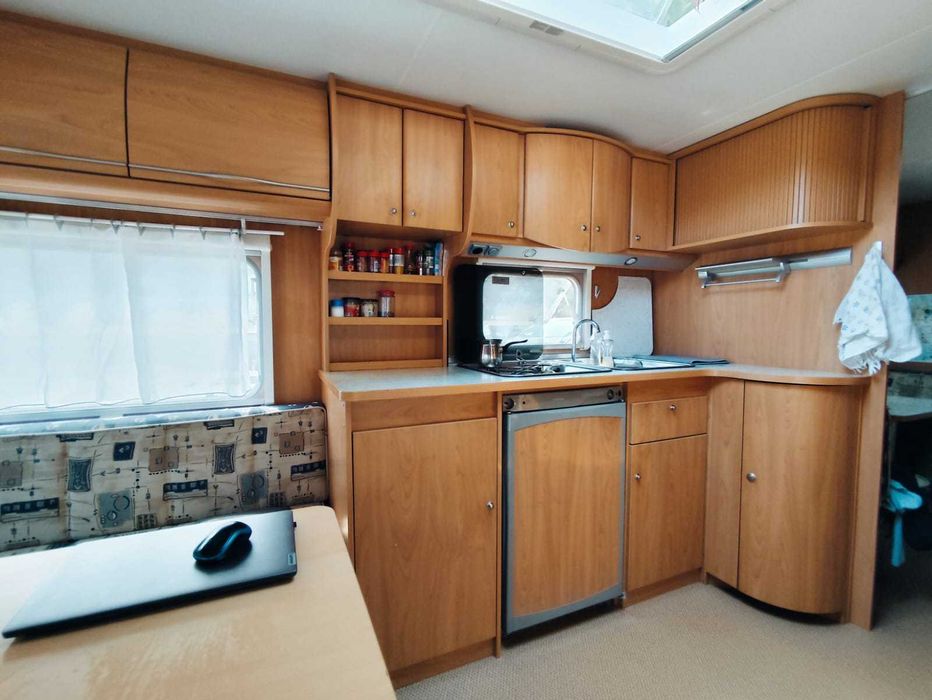Bürstner 720 TK Ventana Trailer Caravan – 3 Bedrooms