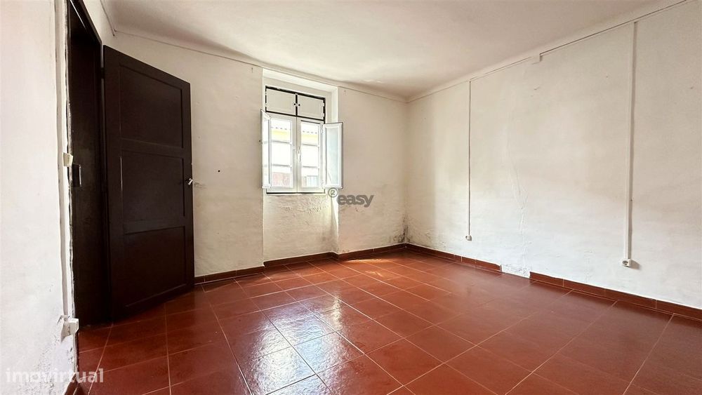 Moradia Térrea T2 com Logradouro E Elevado Potencial, Cabeço de Vide