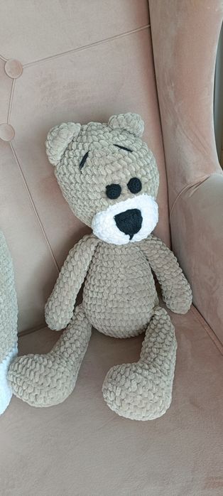 Maskotka Pan Mis zrobiona na szydelku handmade misiek