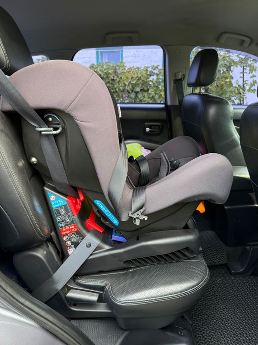 дитяче автокрісло Chicco Cosmos 0-13 кг, 0-19 кг.