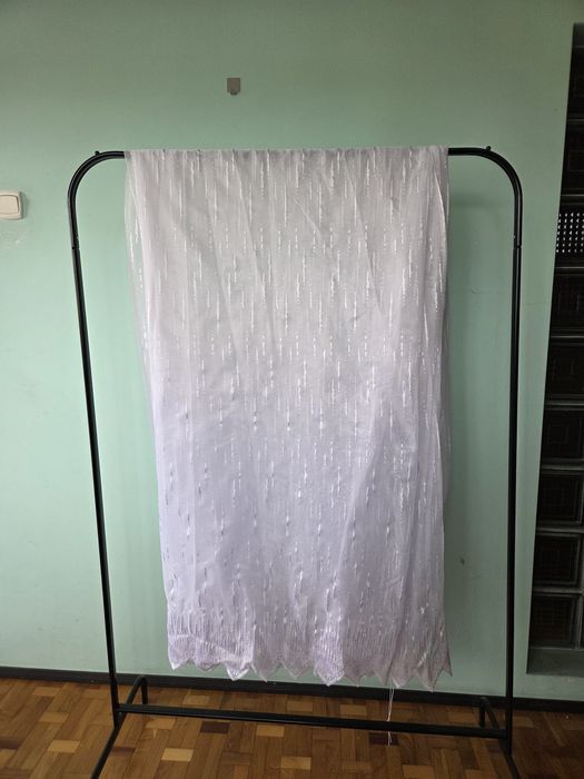 Biała firanka na taśmie Marszczona