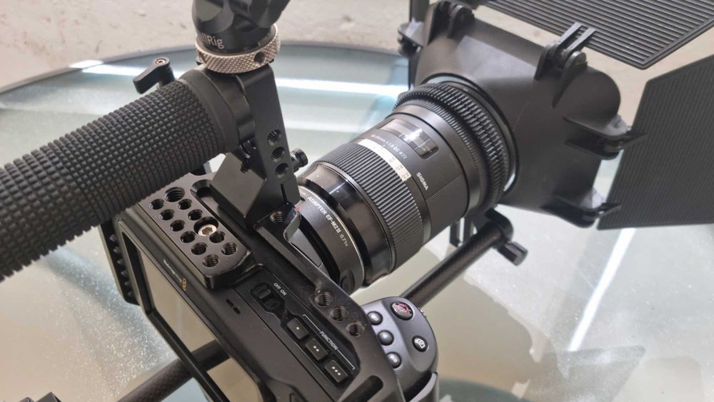 Kit Blackmagic Pocket Cinema Camera 4K Completo + Sigma 18-35mm f/1.8 + Monitor Feelworld + Pelican