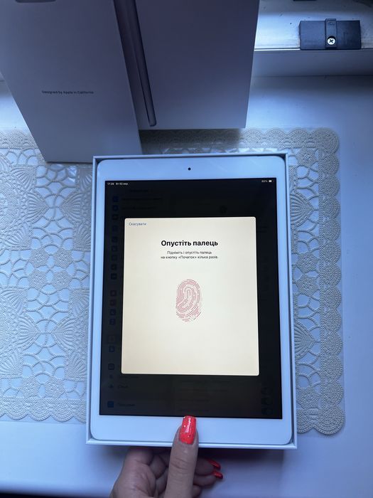 Продам Apple iPad 8 WIFI+LTE 32GB в гарному стані