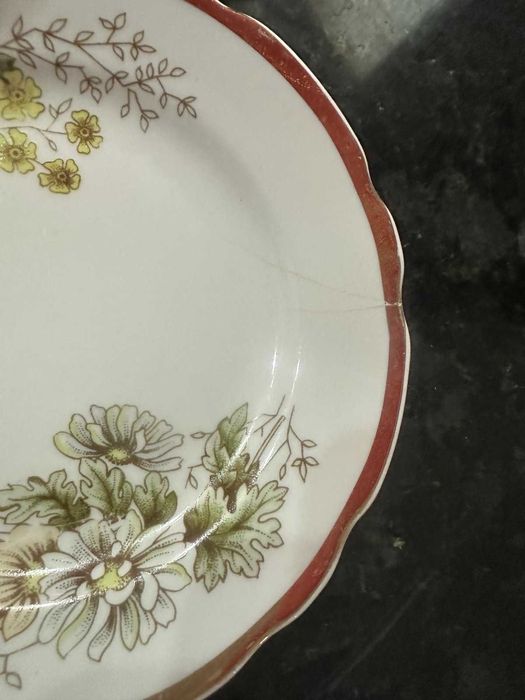 Столовий сервіз на 12 персон. Коростень. СРСР.