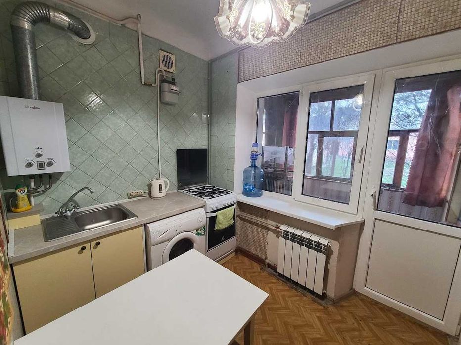 Центр, р-н Березового Скверу, вул. Короленка, пл.63,4 за $57000