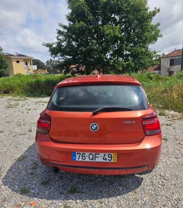 BMW 116d Sport Line (2013) – Cor Exclusiva Laranja Valencia! foto 2