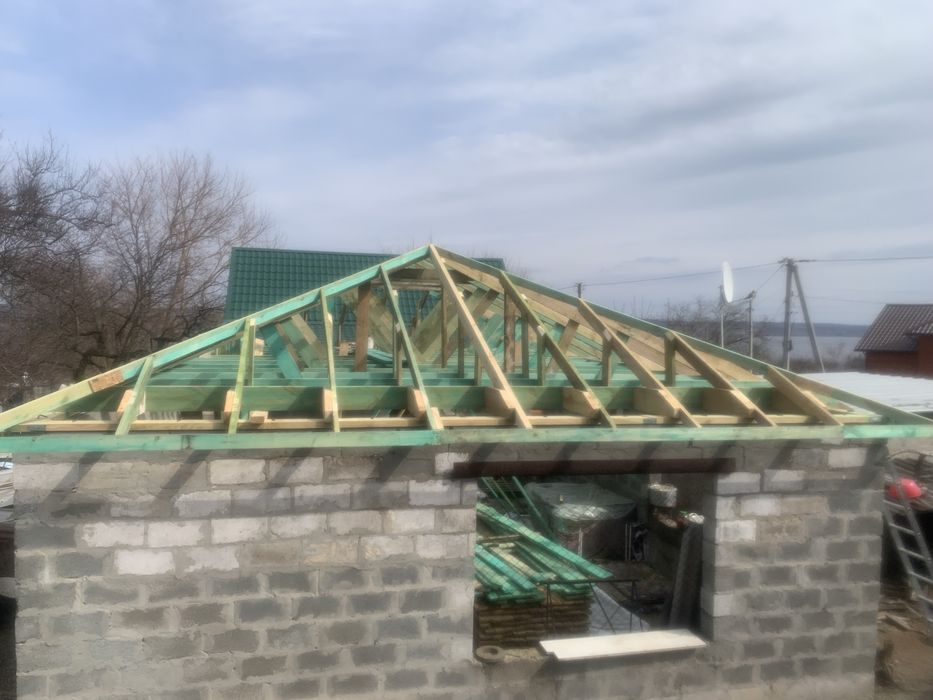 Усі віди будівельних робіт. Кровля, земляні роботи, фундаменти, оздоблювальні, гипсокартон, ламинат та інше.