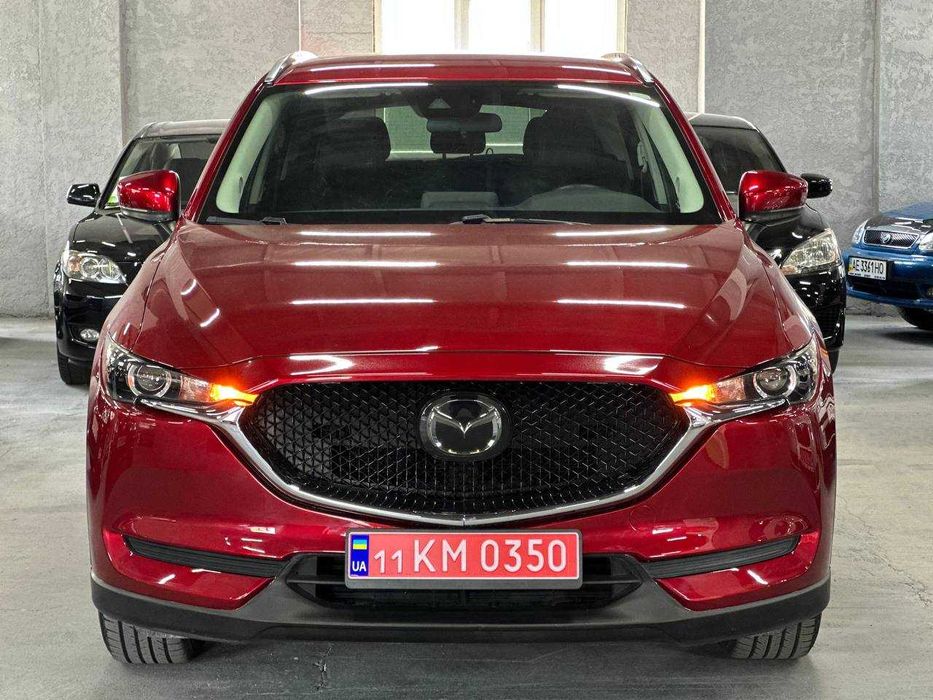 MAZDA CX-5 2019 року в кузові кросовер. 
Рідний пробіг 119 000, 2.5 бензин, автомат. 
Авто вкладень не потребує. 
Салон дуже комфортний, чистий. 

Комплектація:

 - мінімальні пошкодження з Америки
 - обслуговане авто
 - безключовий доступ
 - сліпі зони
 - кнопка start/stop
 - склопідіймачі 4
 - регулювання дзеркал
 - підігрів дзеркал
 - ел пакет сидінь
 - комбінований шкіряний салон
 - шкіряне кермо
 - мультикермо
 - адаптивний круїз контроль
 - датчик світла
 - датчик дощу
 - 2х зонний клімат контроль
 - мікроліфт передніх сидінь
 - підігрів передніх сидінь
 - режими їзди
 - ел ручник
 - камера заднього виду
 - ABS
 - ESP
 - обширна мультимедіа з навігацією
 - заводська лінзована оптика (XENON)
 - протитуманні фари
 - легкосплавні диски
 - гарна всесезонна гума

- спеціальні тарифи при обміні ВАШОГО авто на будь яке наше. 
- згодні на всі перевірки будь-якого СТО. 
Будемо раді відповісти на всі питання, що Вас цікавлять.