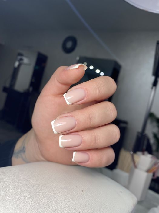 Нарощення нігтів Ужгород