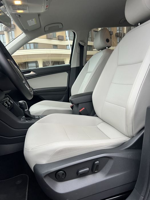 VW Volkswaget Tiguan  SE Allspace Шкіра/підігріви /Carplay /Android Au