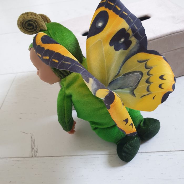 Anne Geddes laleczka niemowlę zielony motylek