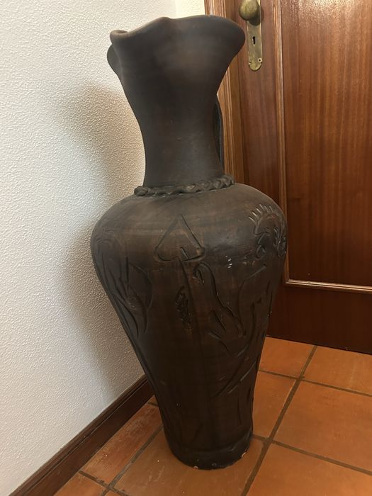 Jarrão castanho antigo