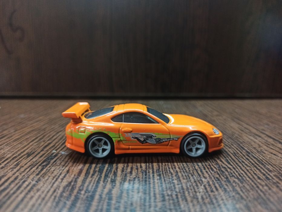 Моделька Hot wheels Toyota Supra