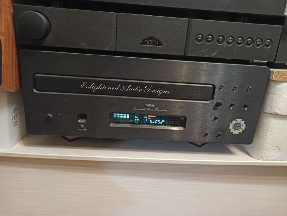 Продам универсальный проигрыватель EAD-T8000