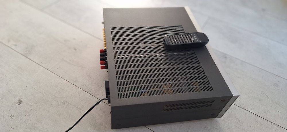 Wzmacniacz KENWOOD KA-5090R  2x90W dynamika 105 db dampfing factor 250