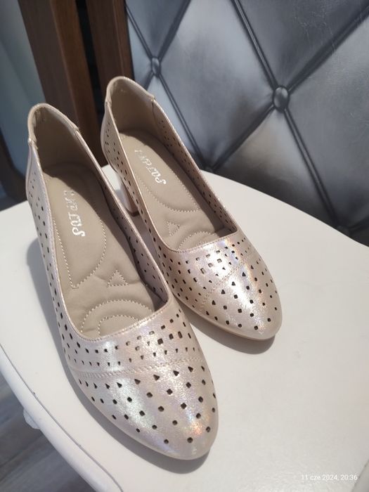 Pantofelki na stabilnym obcasie