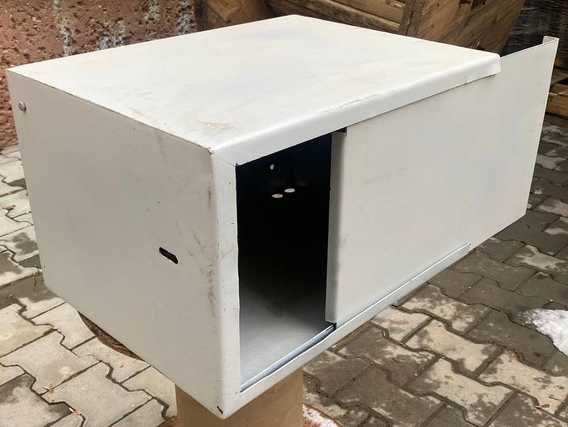 Ящики металеві для обладнання