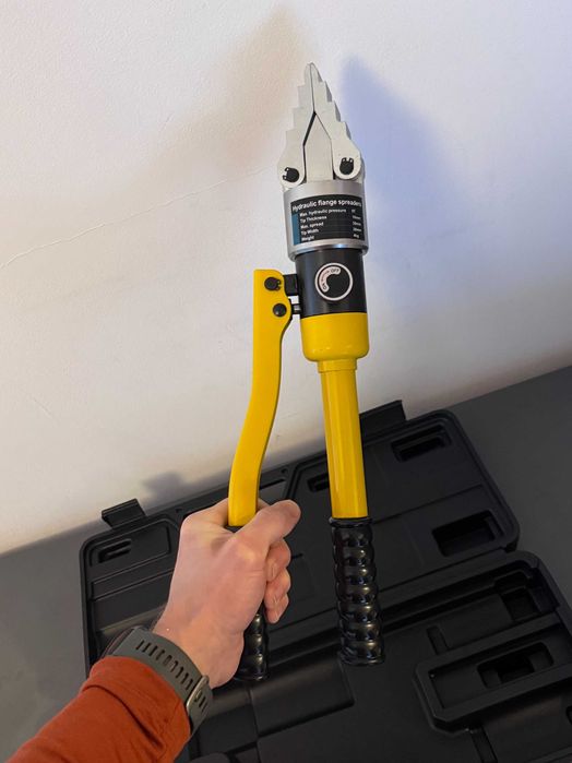 Rozpierak hydrauliczny kołnierzowy 8T z walizką