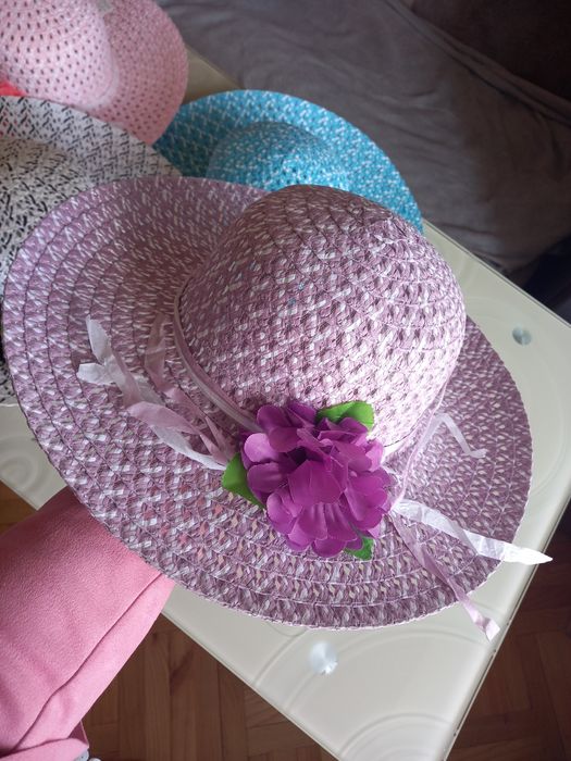 Продам капелюхи пляжні