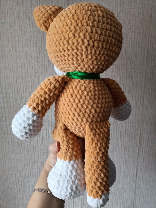 Плюшевий в'язаний котик