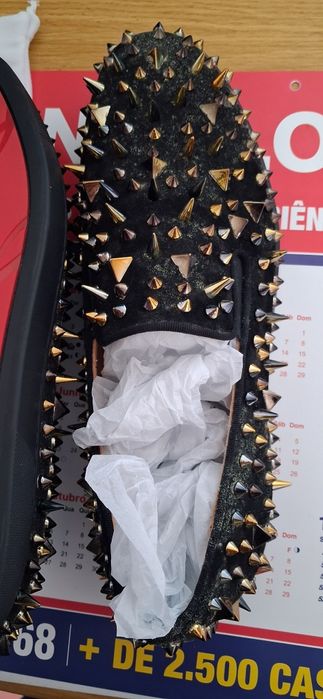 Sapatos com espigões